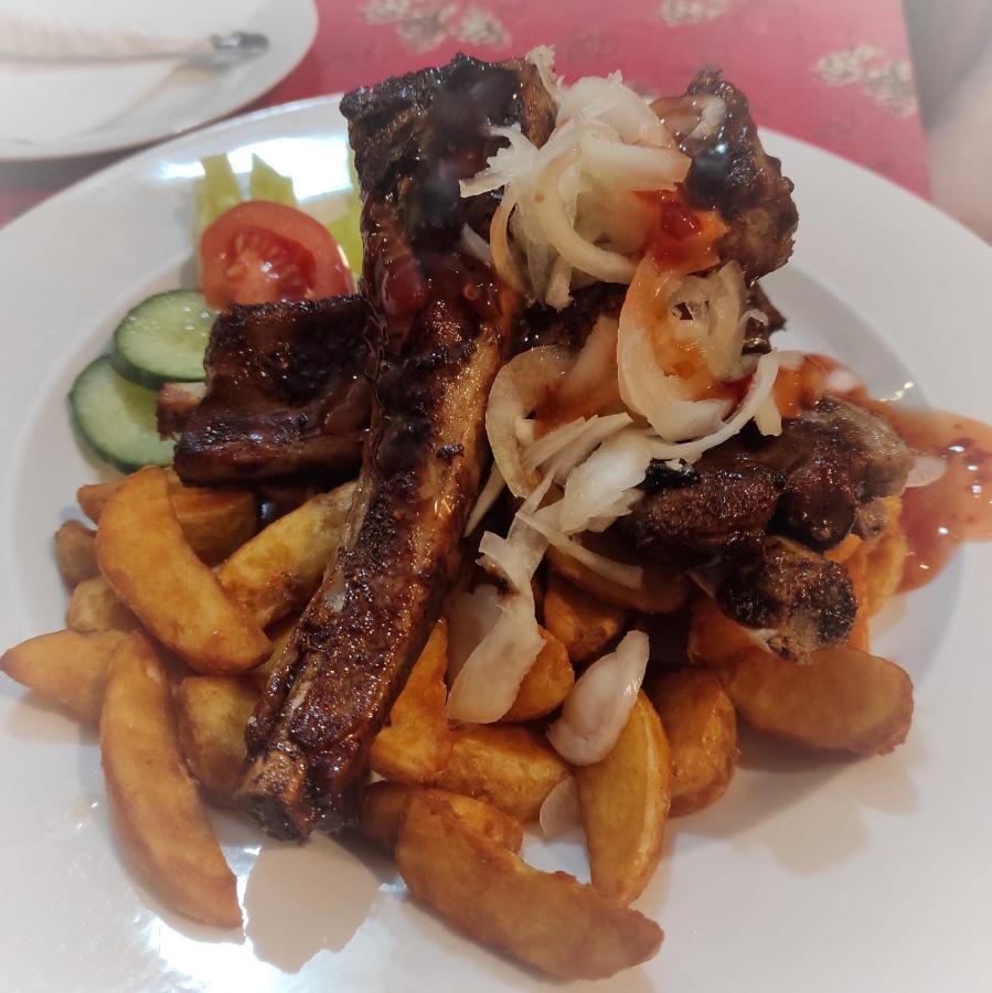 Hotel Lesni Restaurace Harrachovka Tabor Zewnętrze zdjęcie